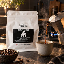 Görseli Galeri görüntüleyiciye yükleyin, Beast Mode kahve, ocakta moka pot ile demlenmiş