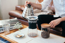 Görseli Galeri görüntüleyiciye yükleyin, Hario V60 02 Sürahili Dripper