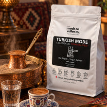 Görseli Galeri görüntüleyiciye yükleyin, Turkish Mode Türk Kahvesi – 1 kg paket ile bakır tepside Türk kahvesi – Mode On Coffee Co.
