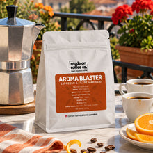 Görseli Galeri görüntüleyiciye yükleyin, Aroma Blaster – Filtre ve Espresso Harmanı – balkonda moka pot ve espresso fincanları – Mode On Coffee Co.

