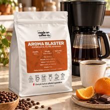 Görseli Galeri görüntüleyiciye yükleyin, Aroma Blaster – Filtre ve Espresso Harmanı – 1 kg paket ile filtre kahve makinesi ve kupa – Mode On Coffee Co.
