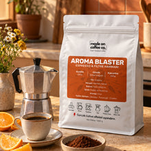 Görseli Galeri görüntüleyiciye yükleyin, Aroma Blaster – Filtre ve Espresso Harmanı – 1 kg paket ile moka pot ve kahve fincanı – Mode On Coffee Co.
