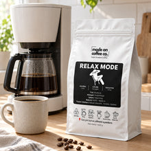Görseli Galeri görüntüleyiciye yükleyin, Relax Mode – Kolombiya Filtre ve Espresso Kahve – 1 kg paket ile filtre kahve makinesi ve kupa – Mode On Coffee Co.
